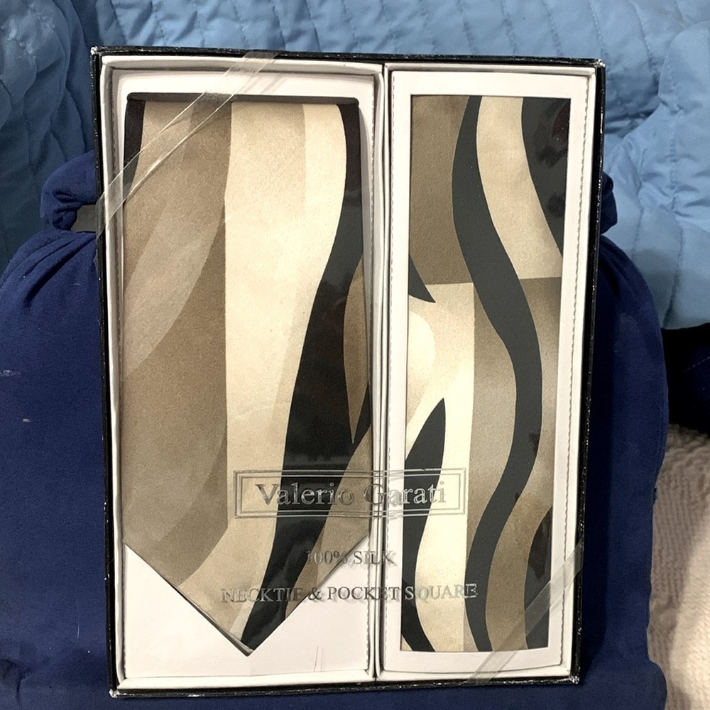 VALERIO Garati  100% silk neck, tie, and pocket square set